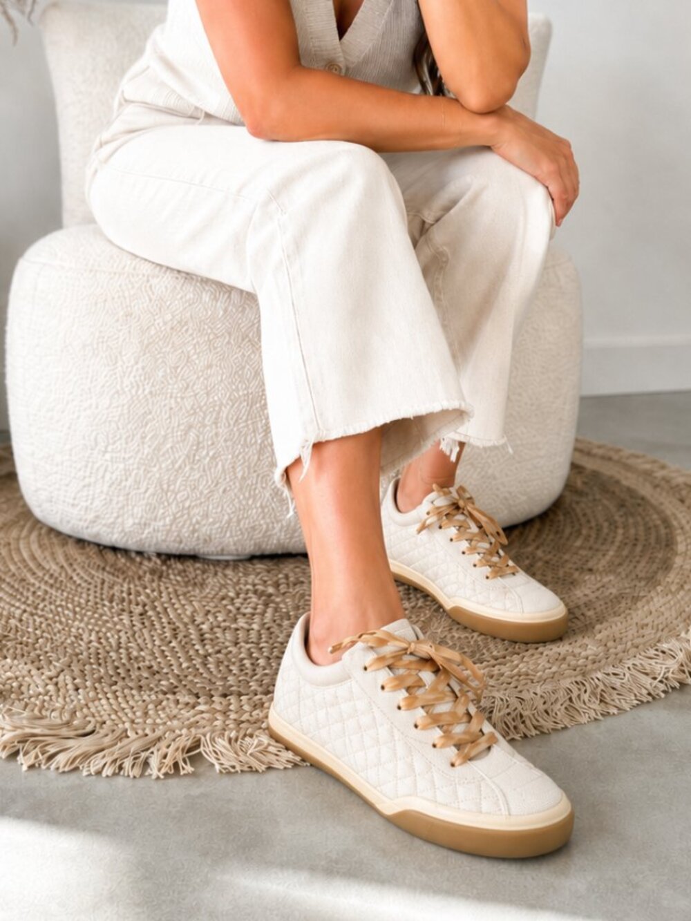Rothy’s Sneakers Size 10 Cream Quilted Ribbon Lace Washable Knit Casual Shoes